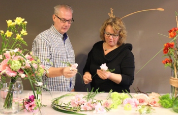 Stap voor stap 2 creaties met Freesia van Akerboom